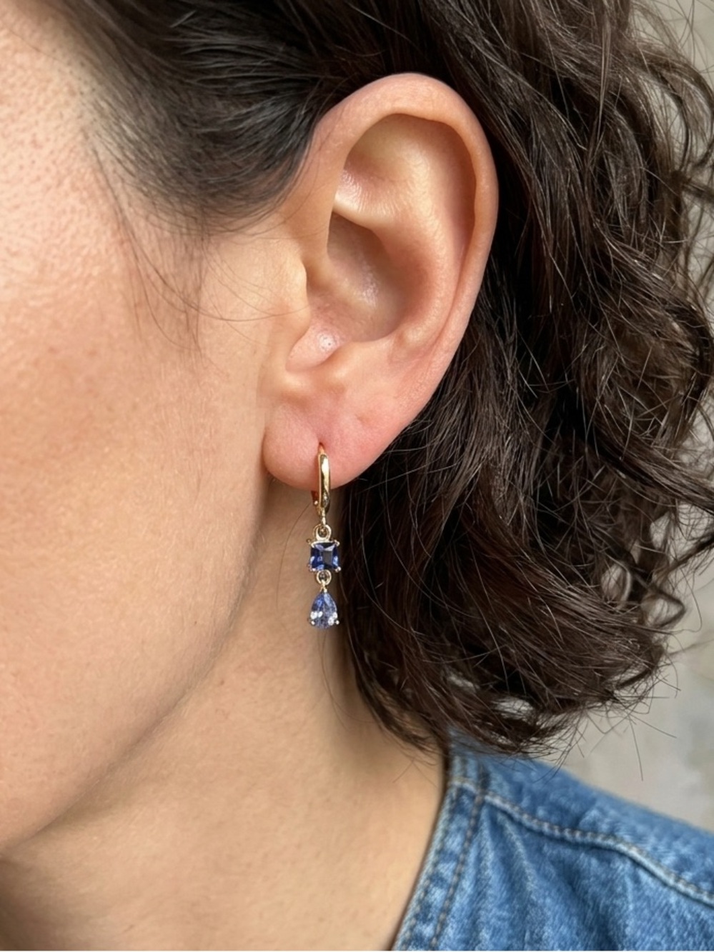 HUGGIE HOOPS Petit drop earrings